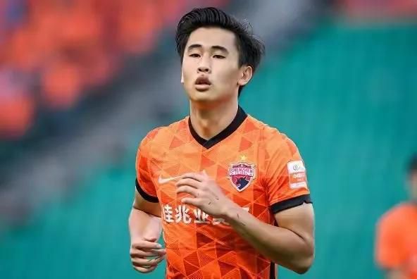 男生操小萝莉